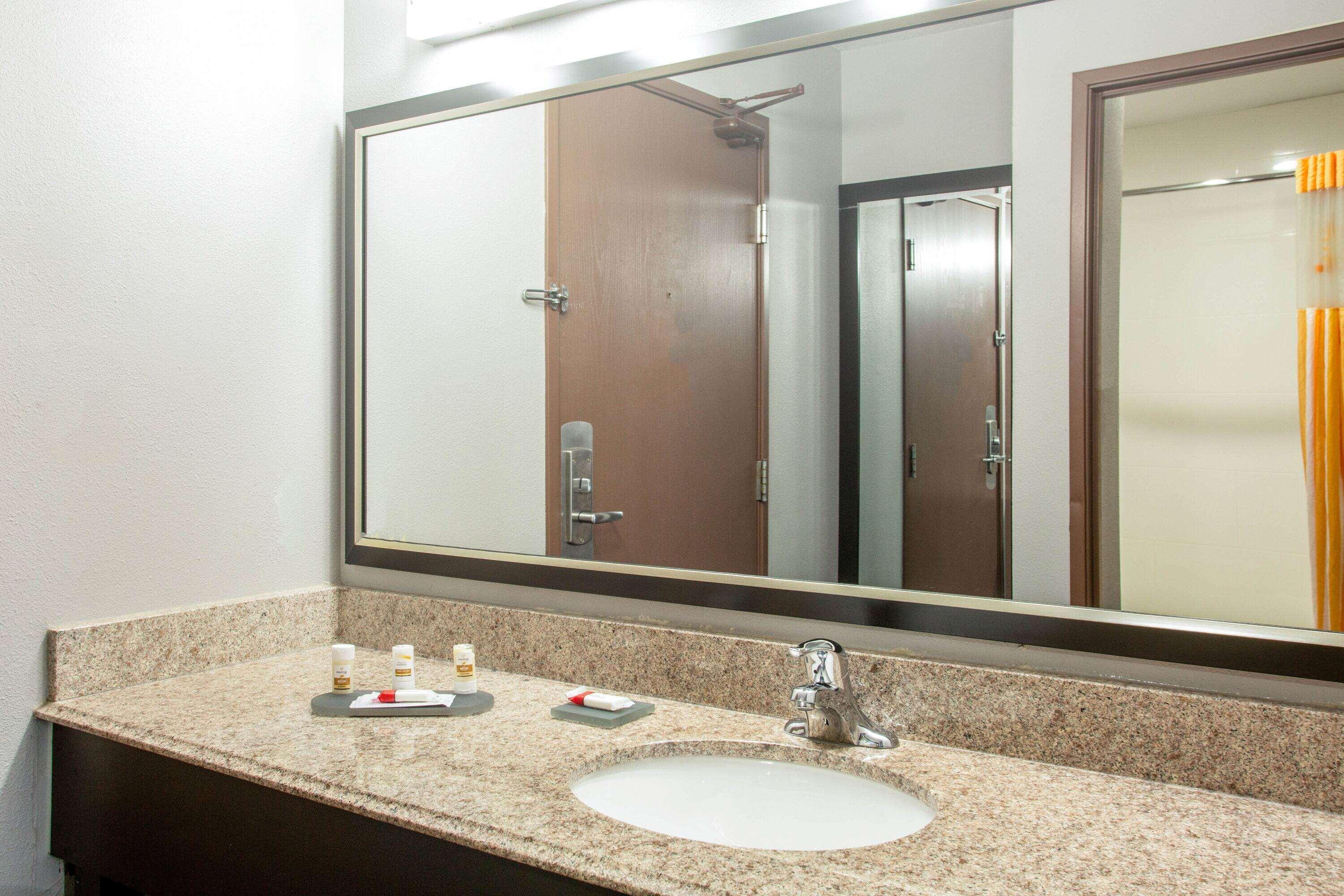 La Quinta By Wyndham St. Louis - Airport North Hotel Hazelwood