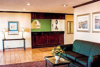 La Quinta By Wyndham St. Louis - Airport North