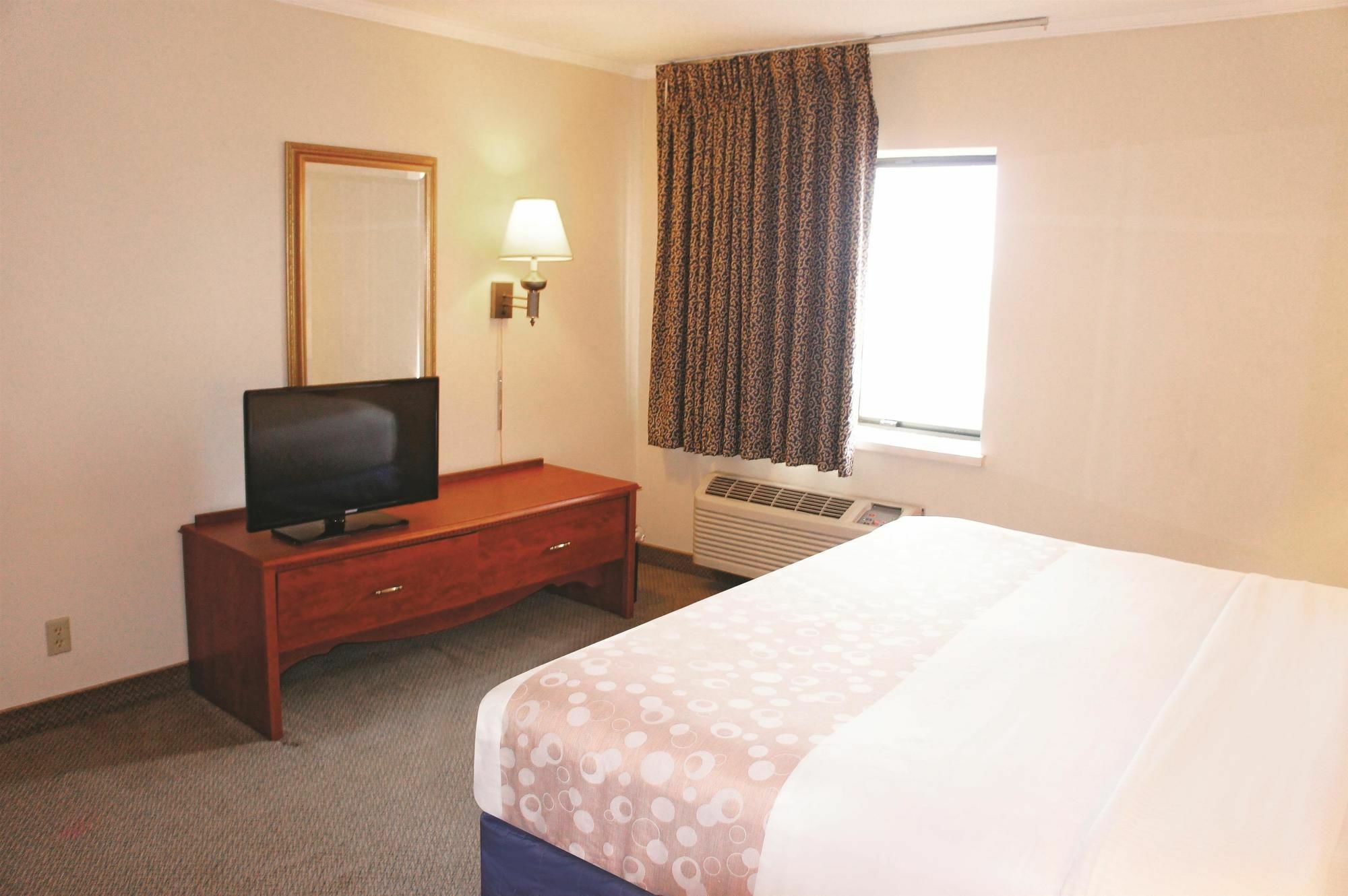 La Quinta By Wyndham St. Louis - Airport North